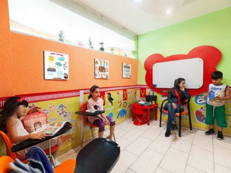 بهترین موسسه زبان انگلیسی کودکان غرب تهران کودکان برتر